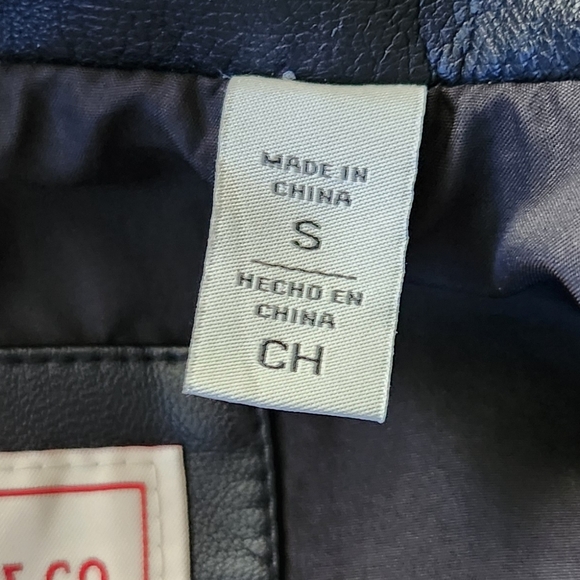 Levi Strauss Crop Top Biker Jacket Women's Small, Previously owned Faux Leather - Picture 15 of 16